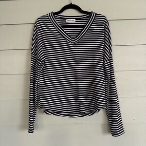 Striped V-Neck Long Sleeve Top